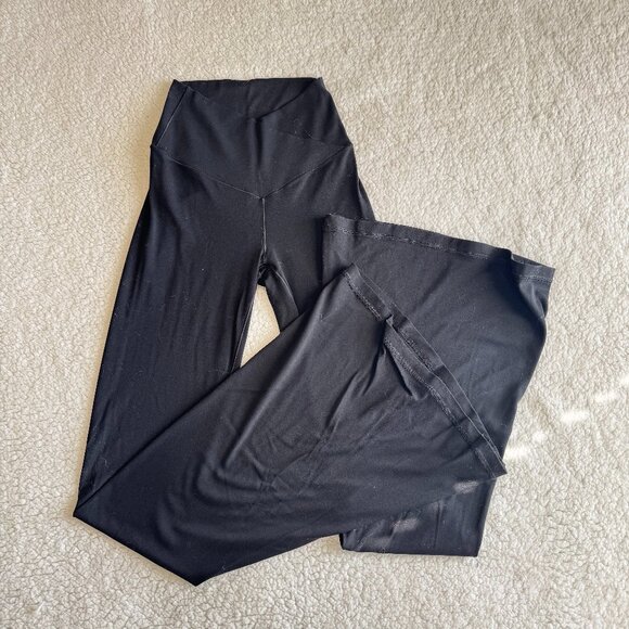 Offline by Aerie Real Me Crossover Super Flare Leggings - Picture 1 of 5